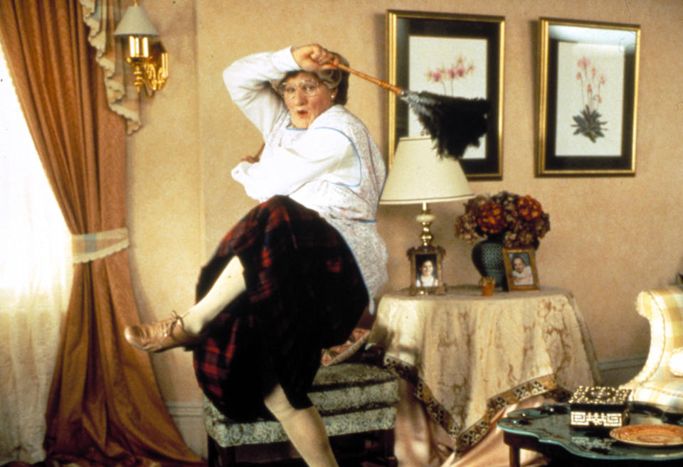 Robin Williams dances while dressed as an older woman nanny