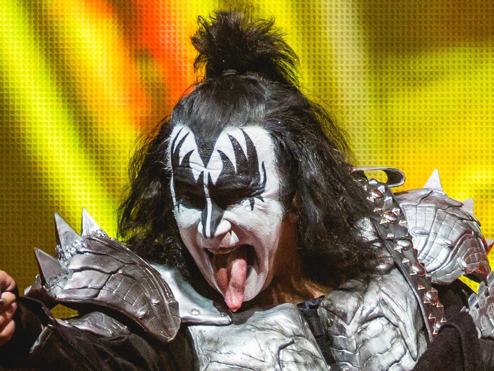 Gene Simmons von KISS während eines Auftritts. (Bild: Tony Norkus/Shutterstock.com)