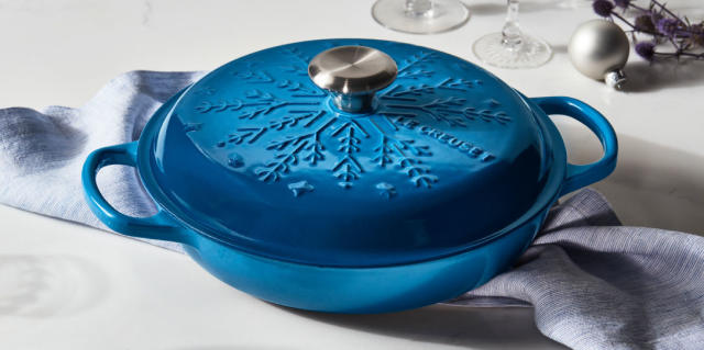 Le Creuset Noel Collection Holiday Tree Round Dutch Oven - Artichaut