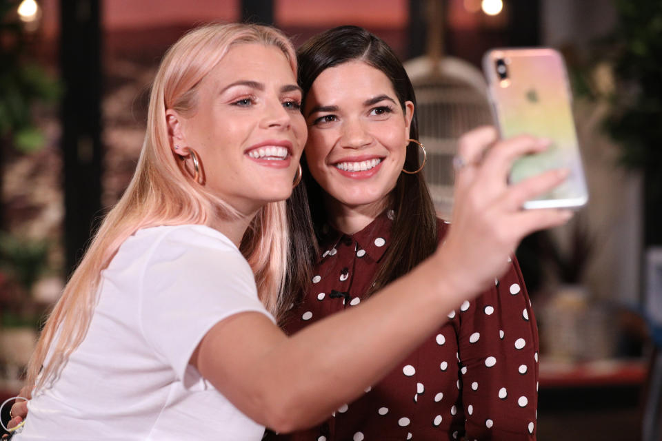 Busy Philipps and America Ferrera. Image via Getty Images.