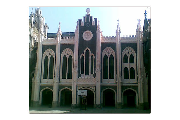 <b>St. Xavier's College, Mumbai (Estd: 1869) </b> <br>5, Mahapalika Marg, Mumbai-01; Tel: 022-2620661/22620662; Website: xaviers.edu; <br><b>Seats: 360; Cut-off: 87 per cent</b> <br>Photo by St.Xaviers_College_(Bombay)_building.jpg: Anya Mia derivative work: Xavier449 (St.Xaviers_College_(Bombay)_building.jpg) [CC-BY-2.0 (http://creativecommons.org/licenses/by/2.0)], via Wikimedia Commons
