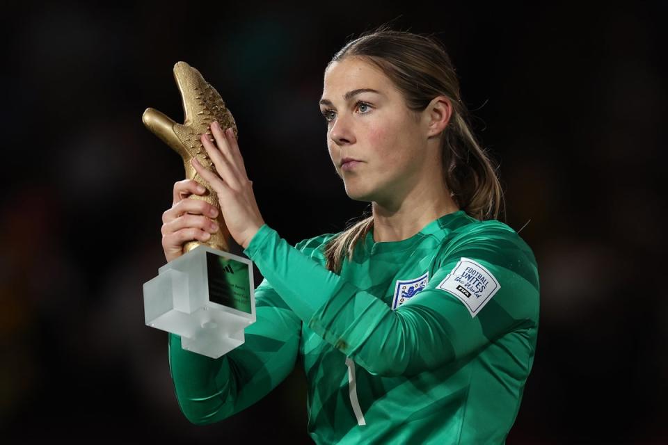 Mary Earps is awarded the FIFA Golden Glove Award following the FIFA  Women's World Cup 2023 final (Getty Images)