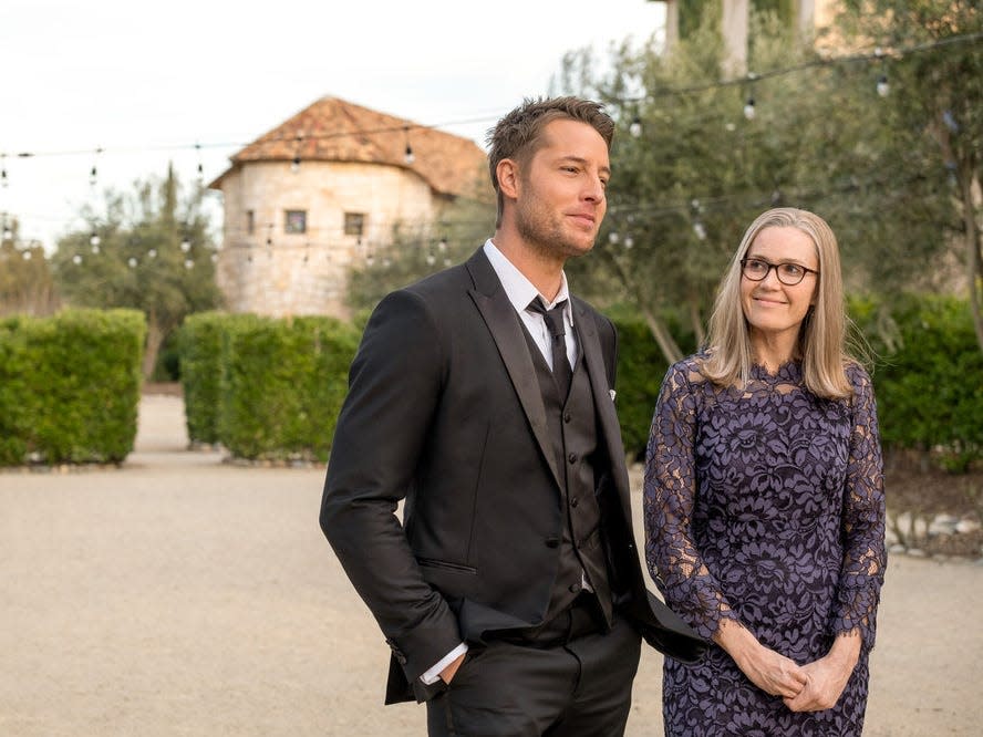 Justin Hartley and Mandy Moore.