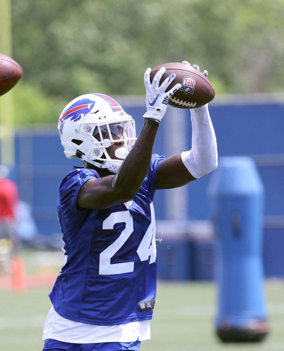 Rookie cornerback Kaiir Elam during practice drills. 