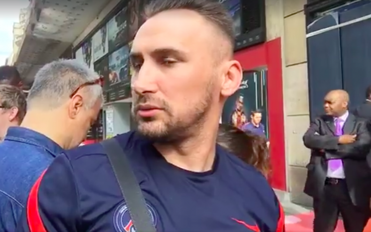 Ce supporter du PSG est venu spécialement du Nord pour acheter le maillot de Neymar.