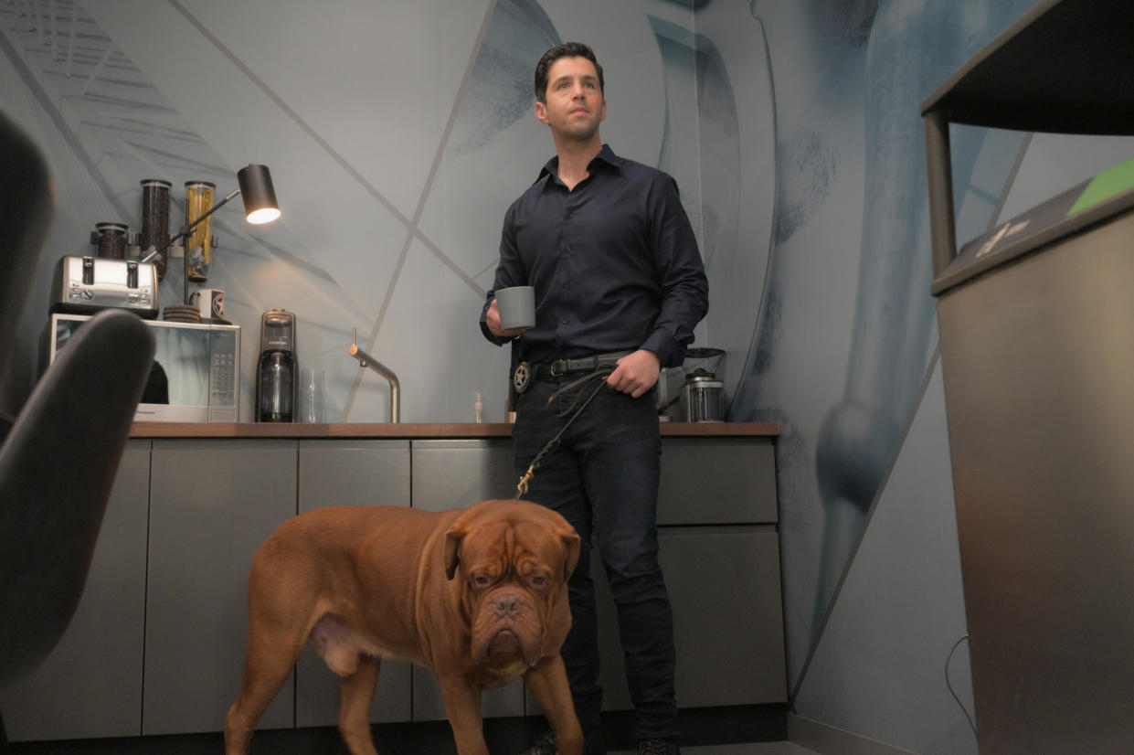 Josh Peck stars as Scott Turner in Turner and Hooch. (Eric Milner/Disney+)