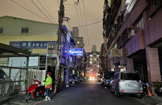 高雄鳳山傳出停電情況。（圖／李雅靜提供）