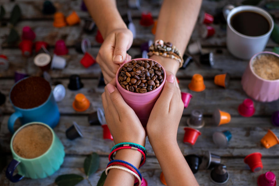 Después de cierto tiempo, los granos de café pierden frescura y no ofrecen el mismo sabor y aroma. (Getty Creative)