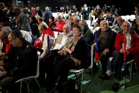 People attend the convention of the Belle Alliance Populaire (Nice Popular Union), a gathering aiming at uniting democrats, socialists, ecologists, intellectuals, associative activists and trade unionists ahead of the 2017 French presidential election in Paris, France, December 3, 2016. REUTERS/Benoit Tessier