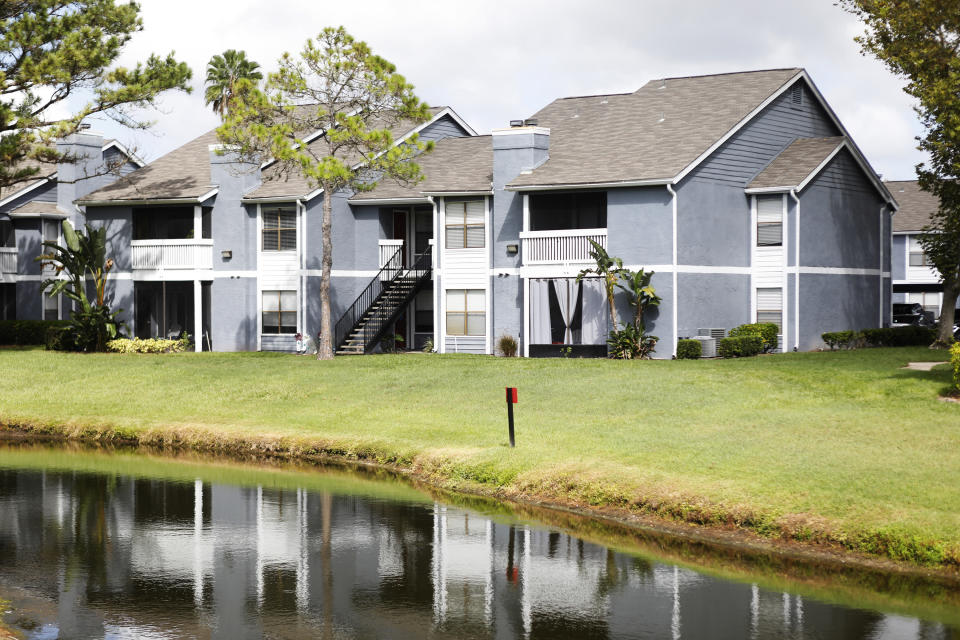 El complejo de apartamentos en Tampa, Florida, donde Graham Ivan Clark vivía solo y fue arrestado, el 2 de agosto de 2020. (Octavio Jones/The New York Times)