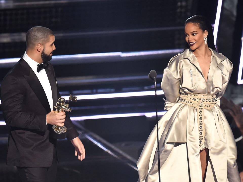 rihanna drake