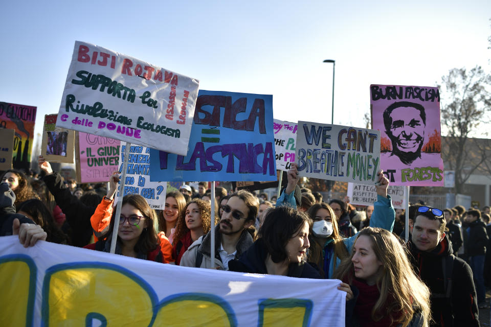 Le manifestazioni per il clima a Roma e Torino, 29 novembre 2019. Foto: LaPresse