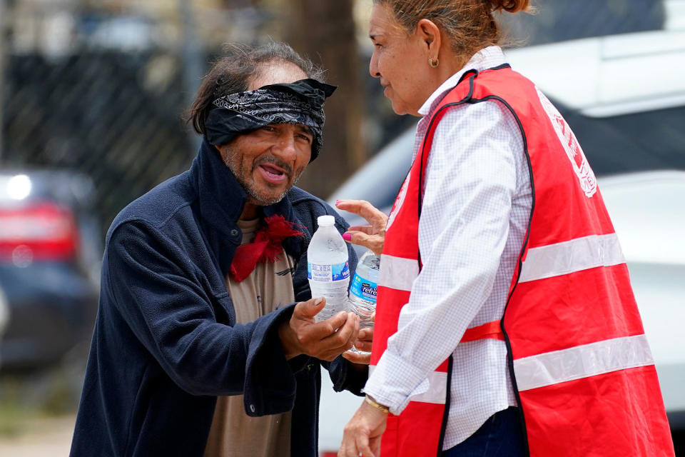 extreme heat helps water in hot weather (Matt York/AP file)