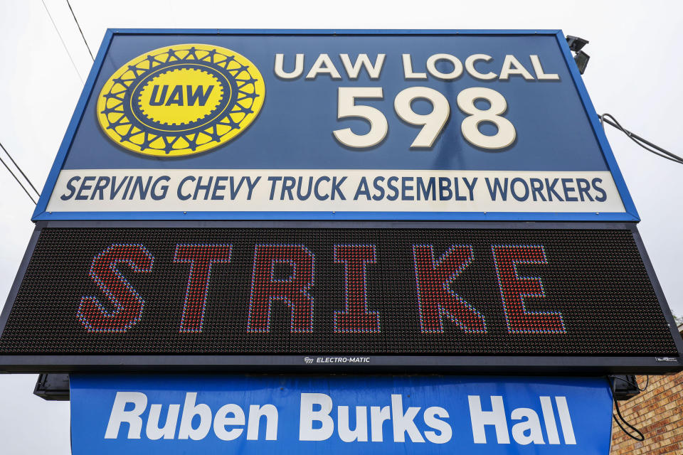 FLINT, MI - SEPTEMBER 16: A sign in front of United Auto Workers Local 598  after the UAW declared a national strike against GM at midnight on September 16, 2019 in Flint, Michigan. Nearly 50,000 members of the United Auto Workers went on strike after their contract expired and the two parties could not come to an agreement. (Photo by Bill Pugliano/Getty Images) (Photo: Bill Pugliano via Getty Images)