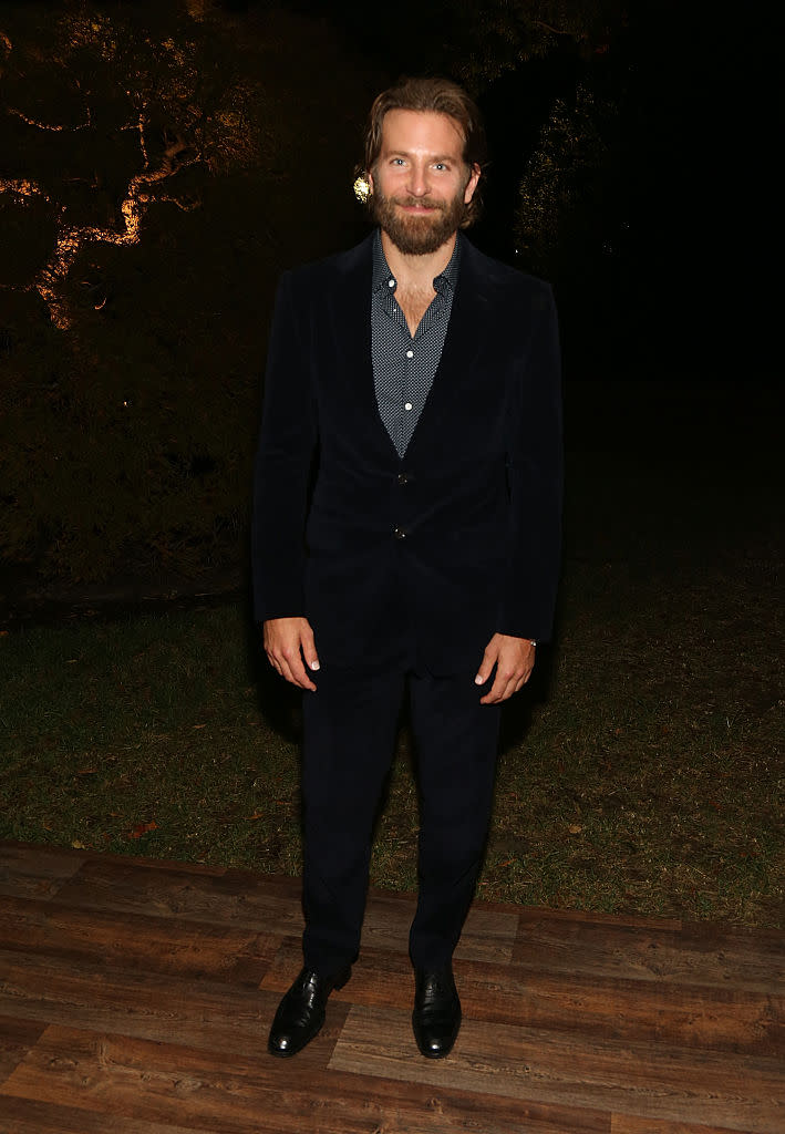 ¿Prefieres un look formal? El de Bradley Cooper es perfecto. (Photo by Bennett Raglin/BET/Getty Images for BET)
