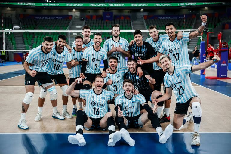 La selección argentina de voleibol clasificó a los Juegos Olímpicos París 2024 a través del ranking mundial de la FIVB