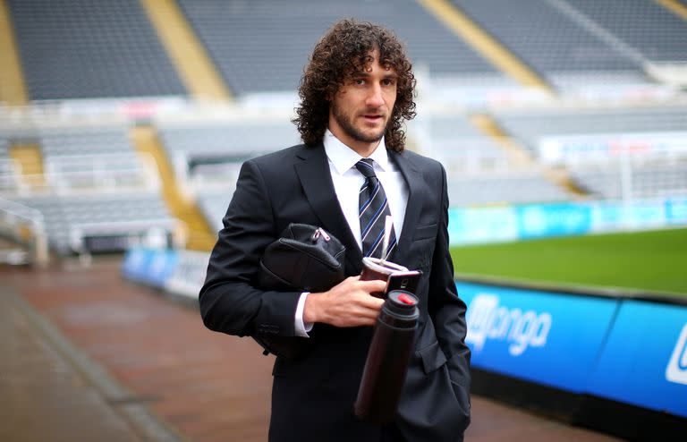 Camisa, corbata... y el mate, compañero de ruta... En Newcastle, como en Milán, Madrid, Vitoria, Villarreal, La Coruña, el barrio de Boedo y, naturalmente, ahora en Mar de Plata