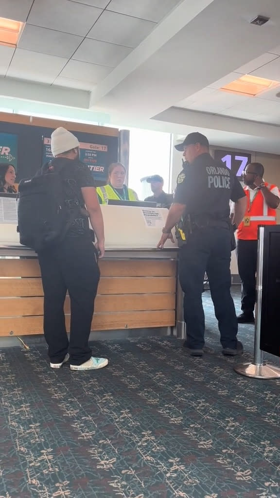 Airport staff gave the guy a chance to pay to check his items. @natashaorganic/TikTok