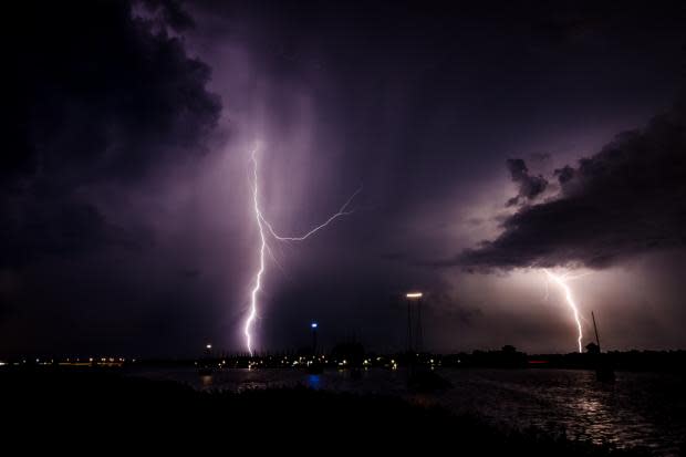 Met Office thunderstorm and flooding warning for Southampton tonight (Canva)