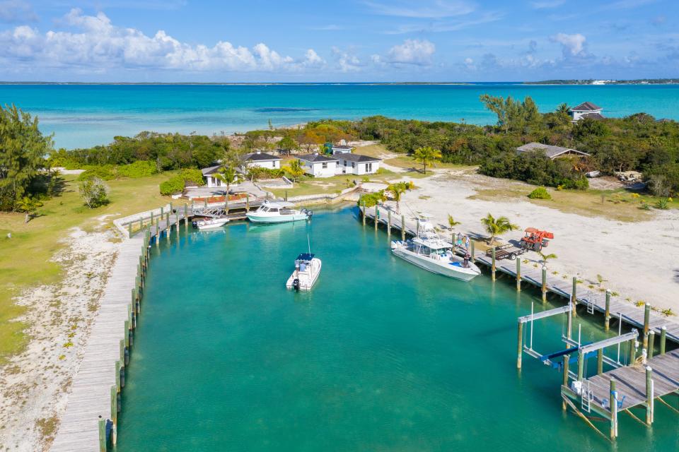 Crown Pigeon Island, Bahamas