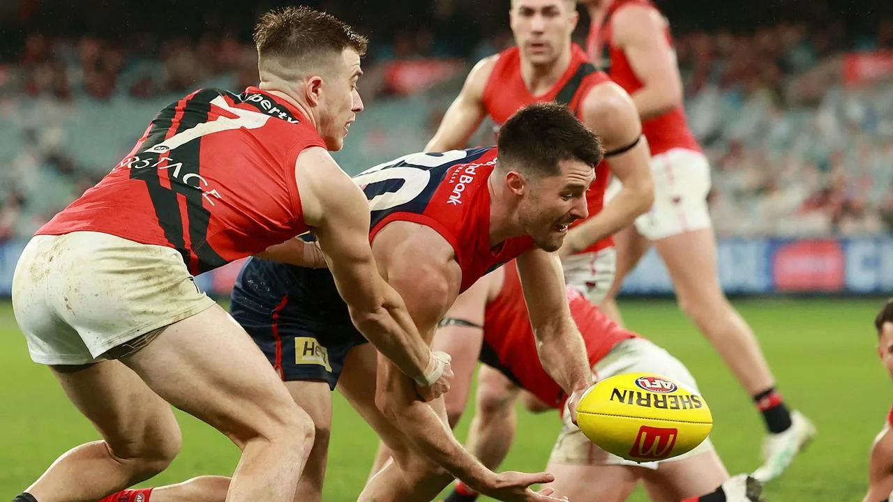 AFL Rd 18 - Melbourne v Essendon