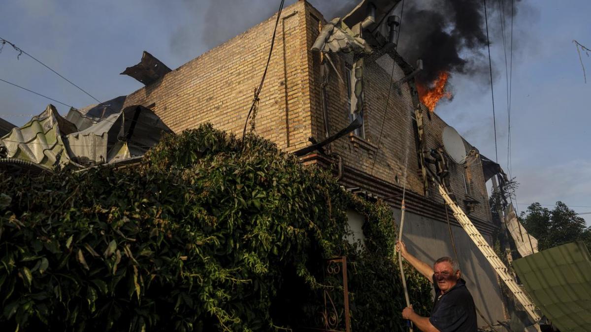 Троє загиблих під час атаки російського безпілотника на Одесу: Україна