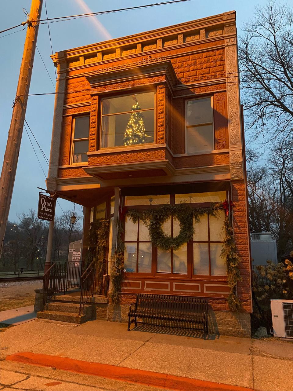 Kevin Scharpf now has Otto's Place for breakfast and lunch in Galena, Illinois.