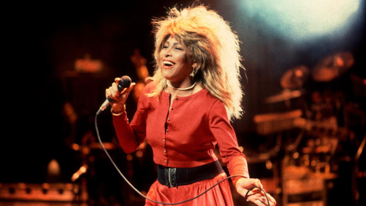  American R&B and Pop singer Tina Turner performs onstage at the Poplar Creek Music Theater, Hoffman Estates, Illinois, September 12, 1987. 