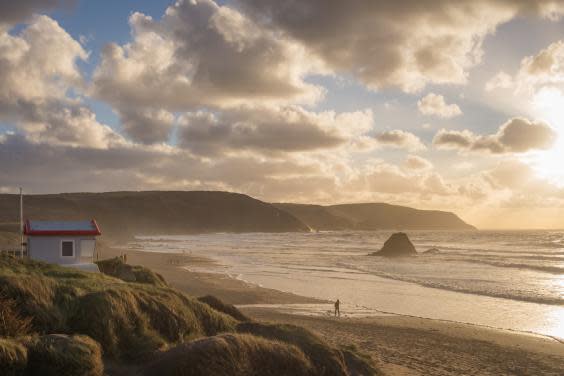 Sunset at Widemouth Bay in Devon, just a 20-minute drive away from Holsworthy (istock)