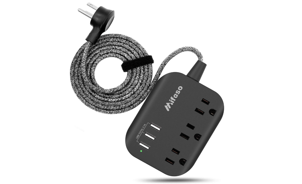 Regleta plana con 3 enchufes y 3 puertos USB de Mifaso. (Foto: Amazon)