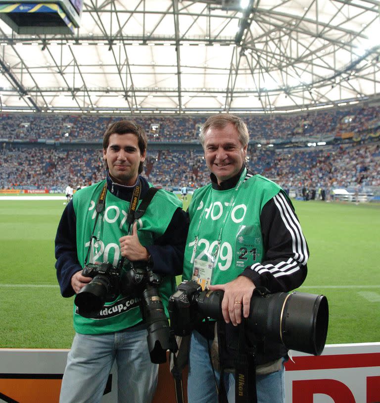 Ricardo Alfieri y su hijo Mauro, en el Mundial de Alemania 2006