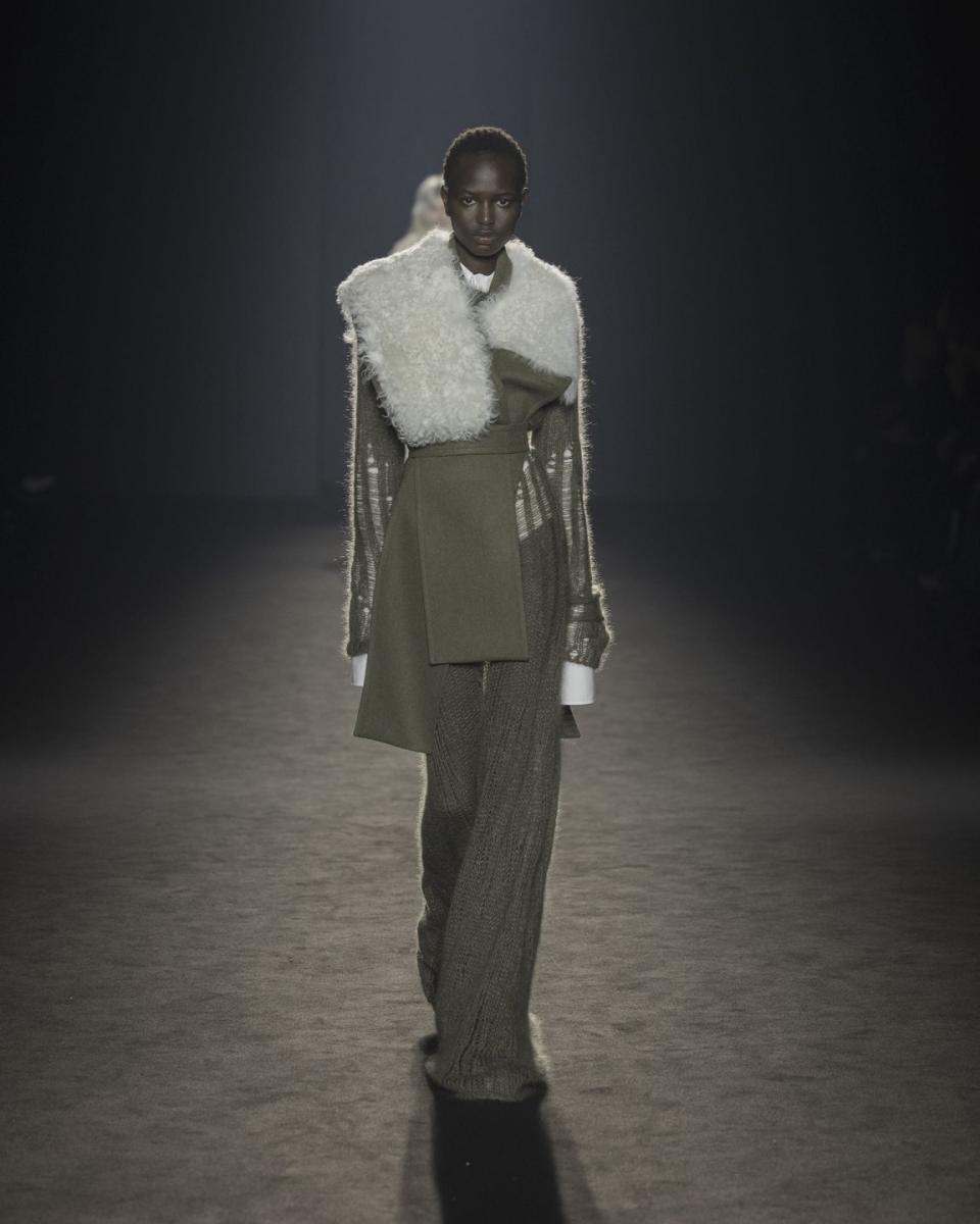 model on the catwalk at the ann demeulemeester fashion show in paris, fall winter 2024 ready to wear fashion weekphoto by valerio mezzanotti