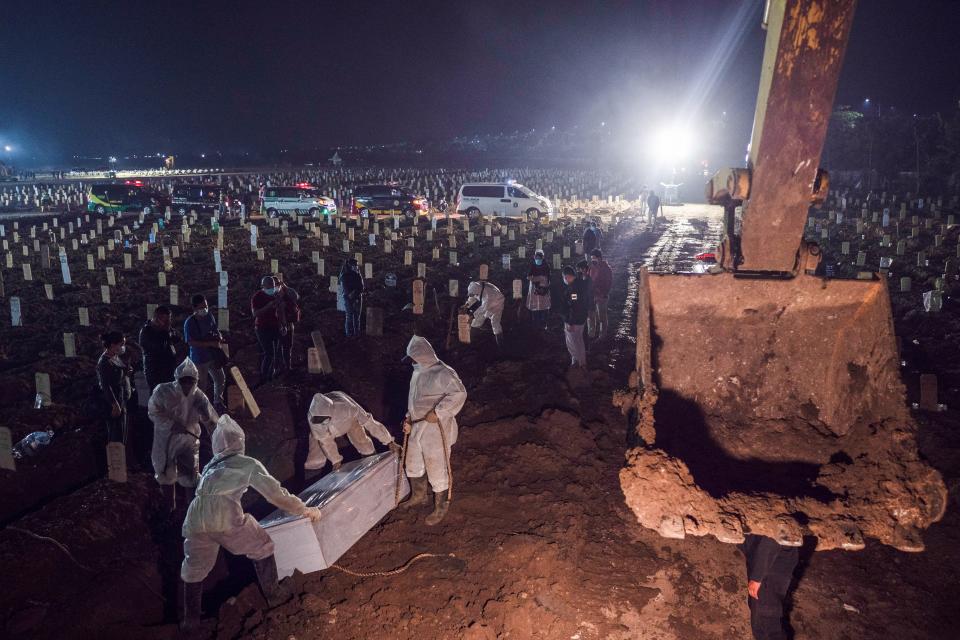 COVID-19 burials in Jakarta