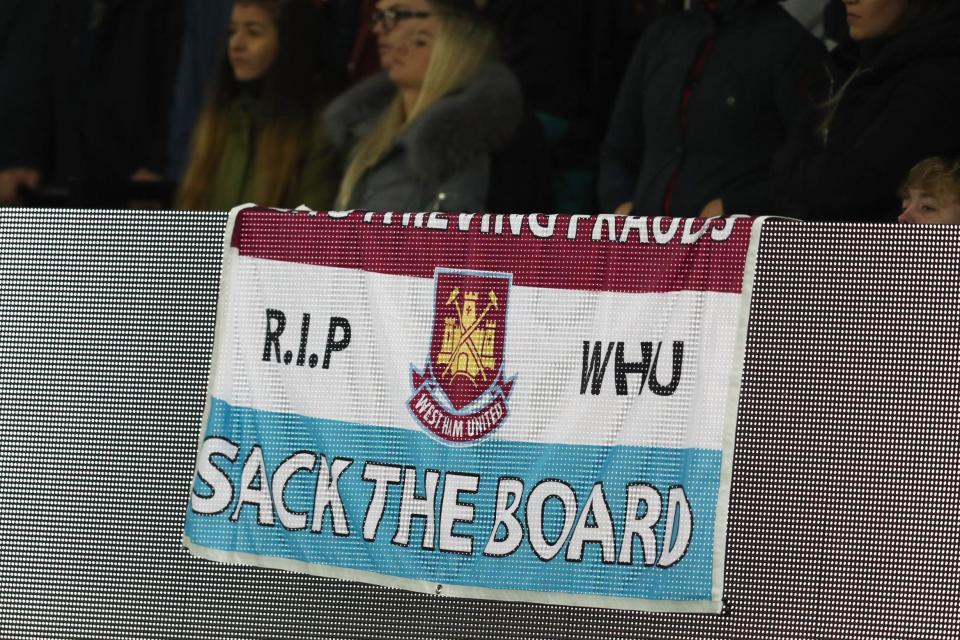 David Moyes hoping to unite West Ham fans after supporters chant against Hammers board