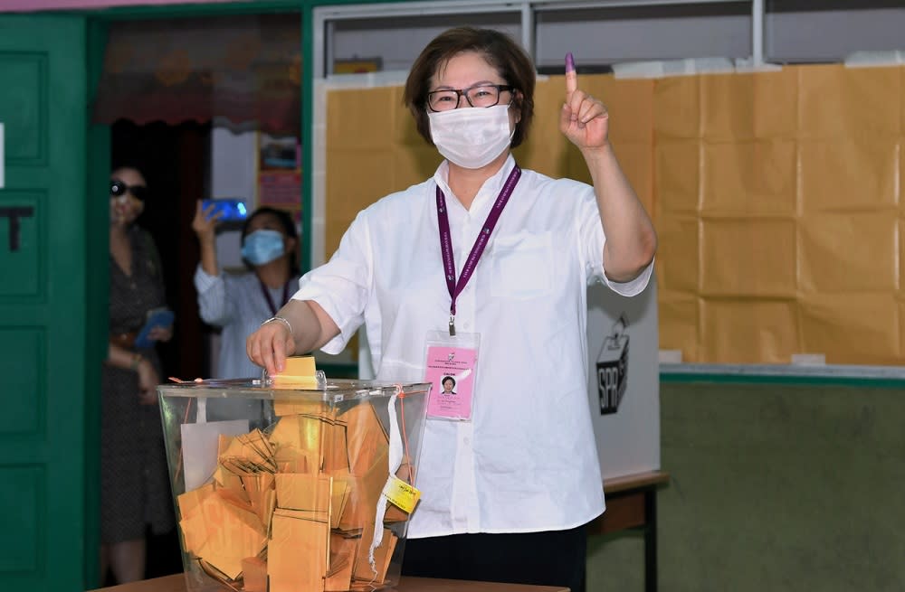 Sabah PKR chief Datuk Christina Liew casts her vote at SK Sacred Heart September 26, 2020. — Bernama pic