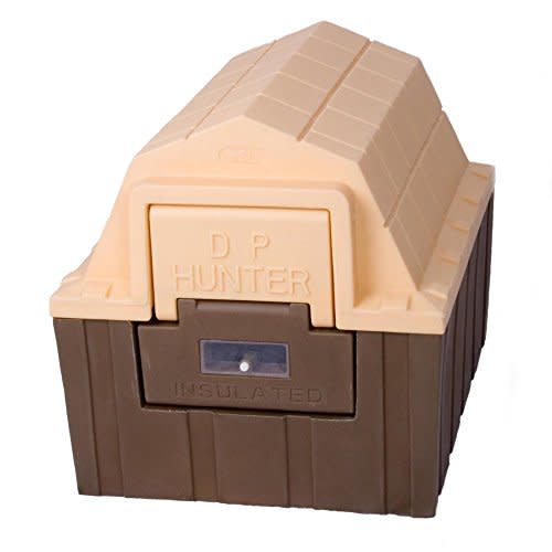 4) Insulated Dog House With Floor Heater