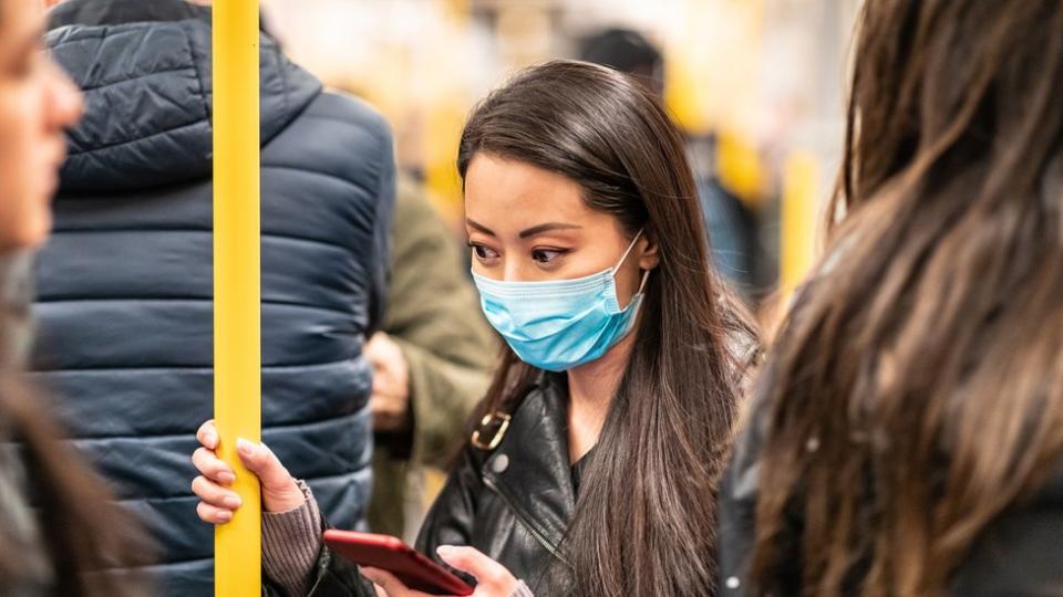 Mujer en el metro