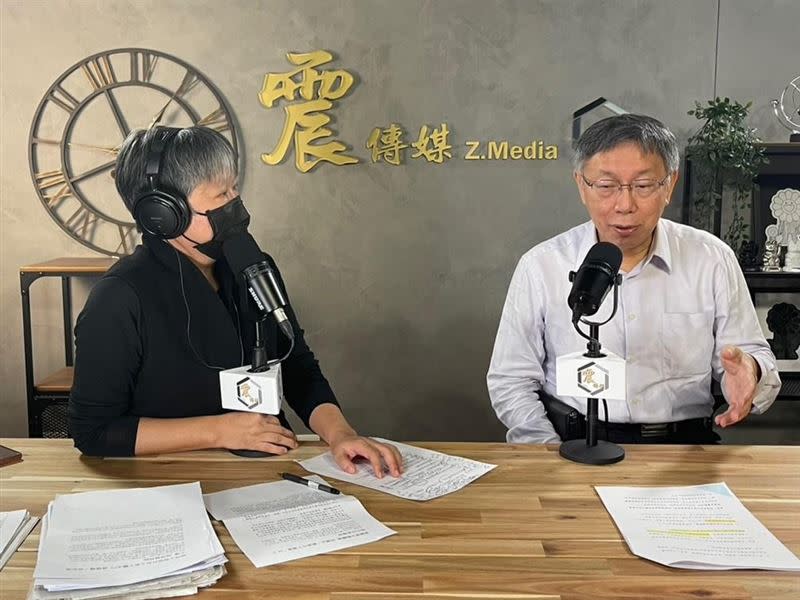 柯文哲接受《新聞不芹菜》專訪時，形容自己是文化傳道者，「就像耶穌神父」。（圖／《震傳媒提供）