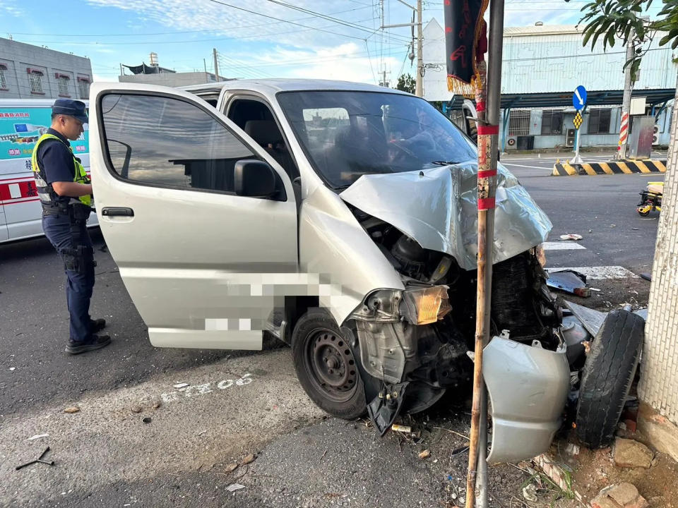 <strong>嘉義今發生一起嚴重車禍，一名男性OHCA送往醫院急救，目前已恢復心跳。（圖／中天新聞）</strong>