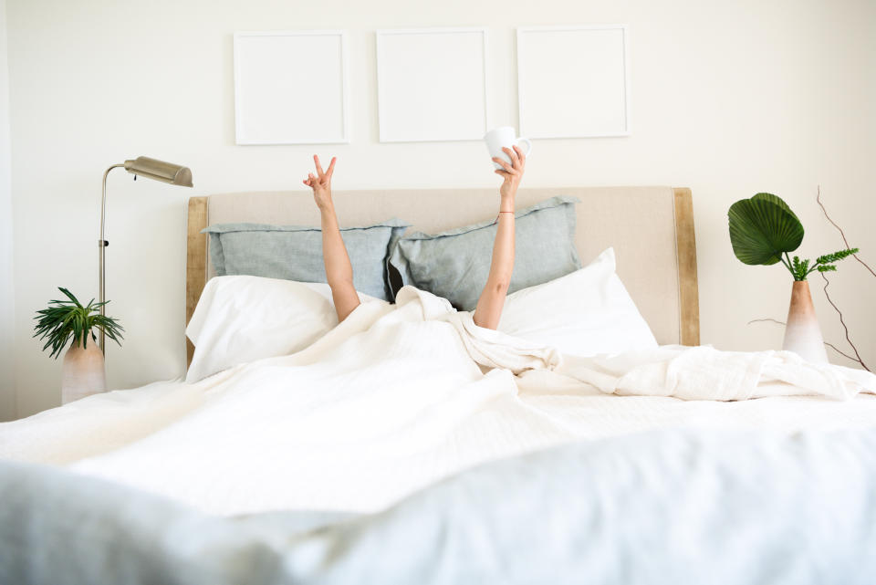 You don't want to sleep on these tricks to hand-washing your bedding. (Photo: MonicaNinker via Getty Images)