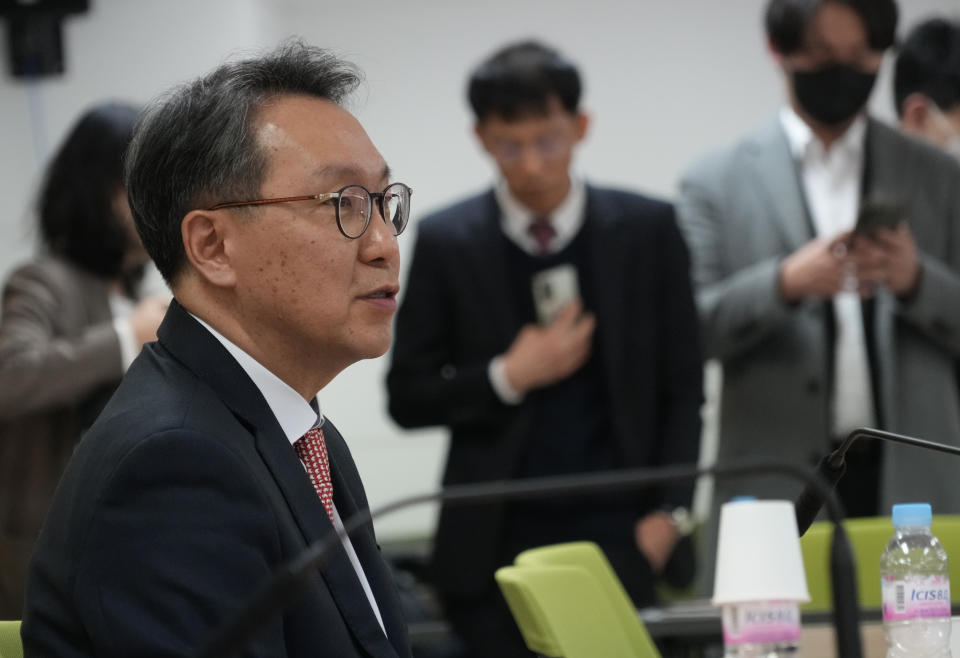 South Korean Vice Health Minister Park Min-soo speaks during a press conference after a meeting with trainee doctors at the National Health Insurance Service in Seoul, South Korea, Thursday, Feb. 29, 2024. As South Korea's government made a last plea for junior doctors to end a walkout hours before a Thursday deadline, many were expected to defy orders to return to work, risking suspensions of medical licenses and prosecution. (AP Photo/Ahn Young-joon)