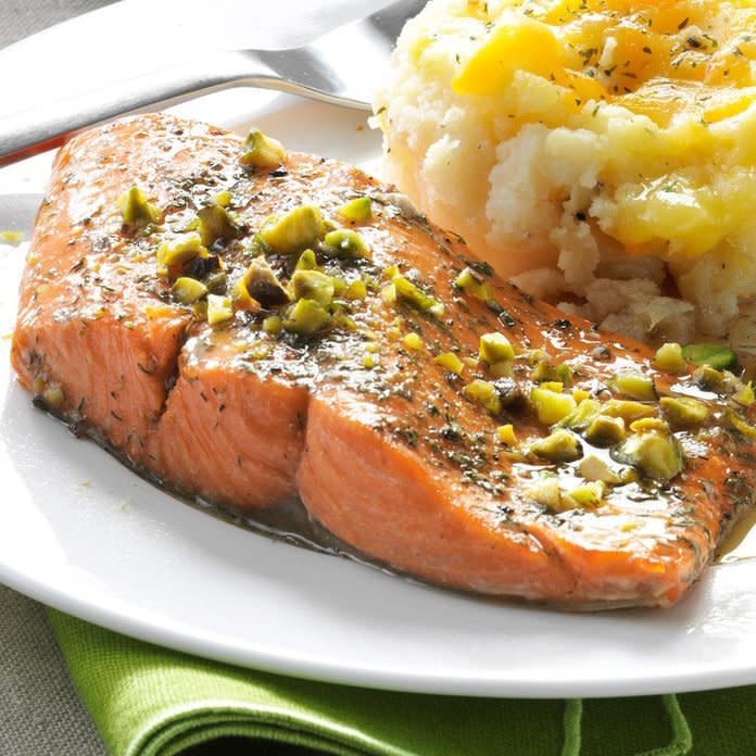 Pistachio Baked Salmon Exps46077 Ufz133197d04 23 2bc Rms 1