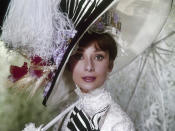 Audrey Hepburn wurde 1993 posthum für ihre Doku-Miniserie "Gardens of the World with Audrey Hepburn" geehrt. Die achtteilige Dokumentationsreihe wurde bereits 1990 fertiggestellt, jedoch erst am 21. Januar 1993 - einen Tag nach ihrem Tod - veröffentlicht. Im selben Jahr bekam sie den Emmy Award verliehen. (Bild-Copyright: HO/AP Photo)