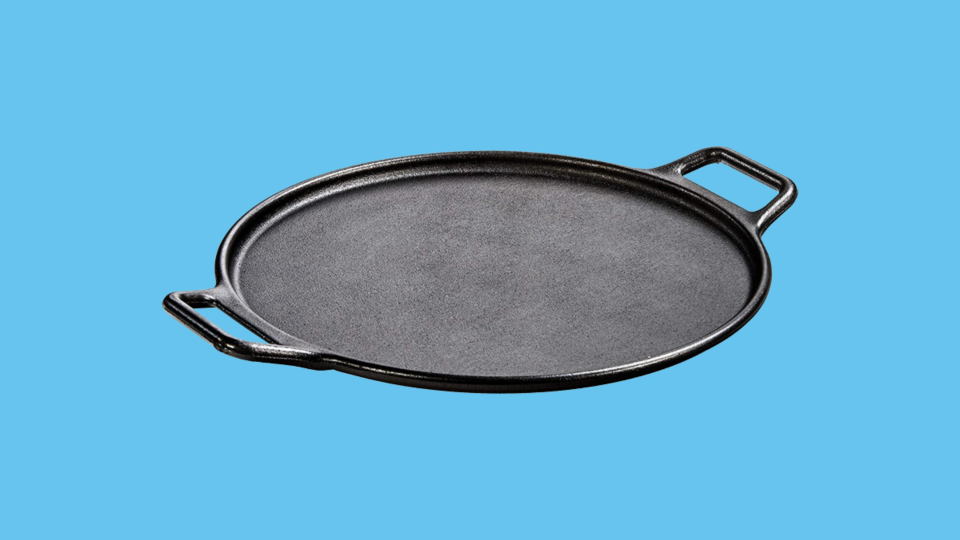 Make sure your pizzas bake properly with this convenient pizza stone.