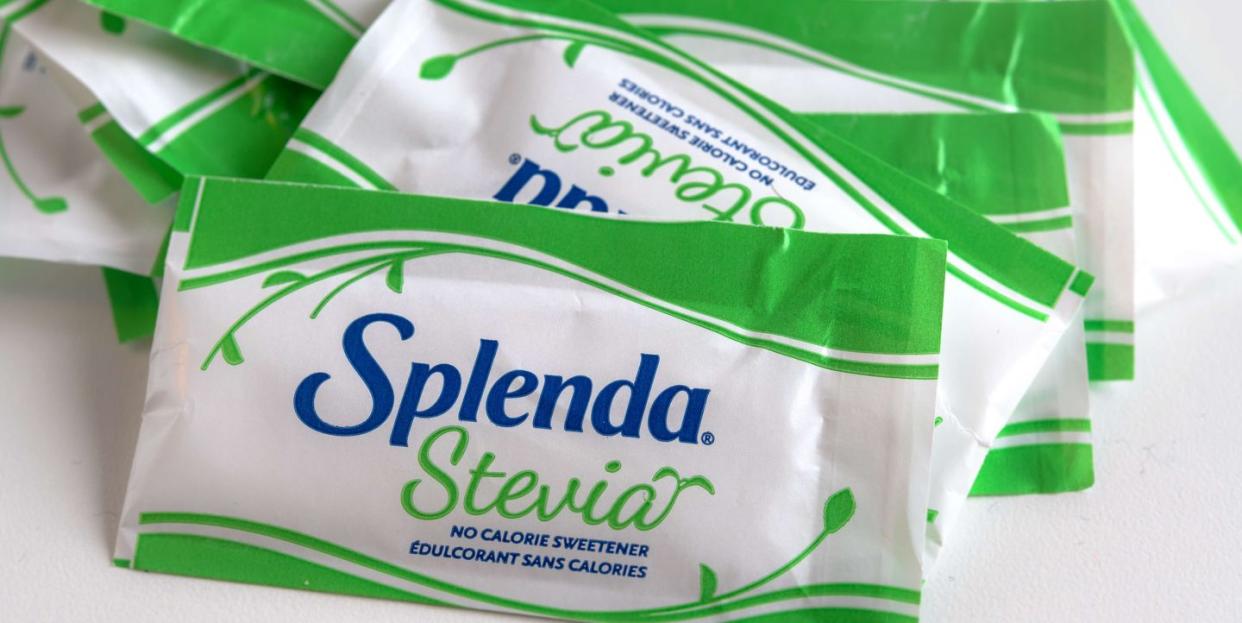 splenda stevia small individual packs over a white