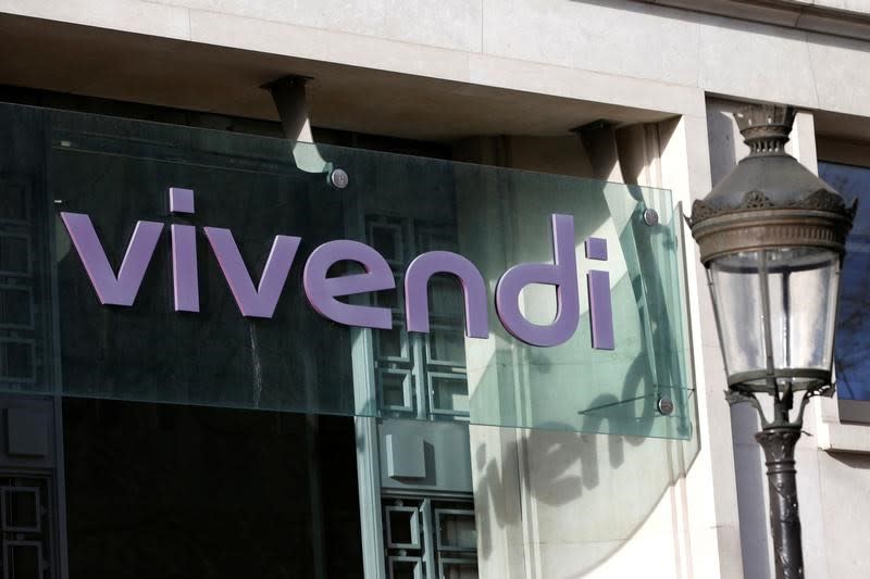 The Vivendi logo is pictured at the main entrance of the entertainment-to-telecoms conglomerate headquarters in Paris, March 10, 2016. REUTERS/Charles Platiau/File Photo