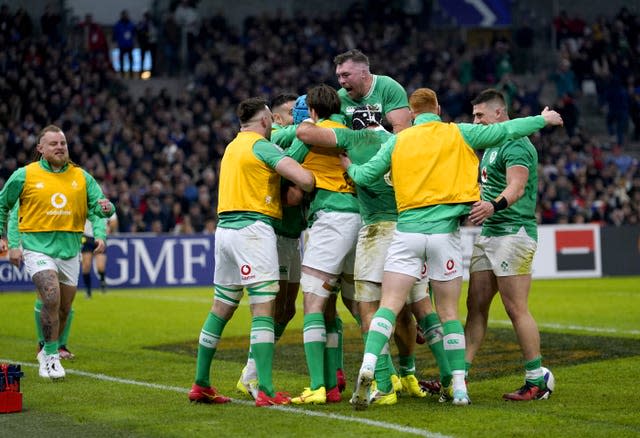 L'Irlande a fait un début impressionnant dans la défense de son titre Guinness des Six Nations