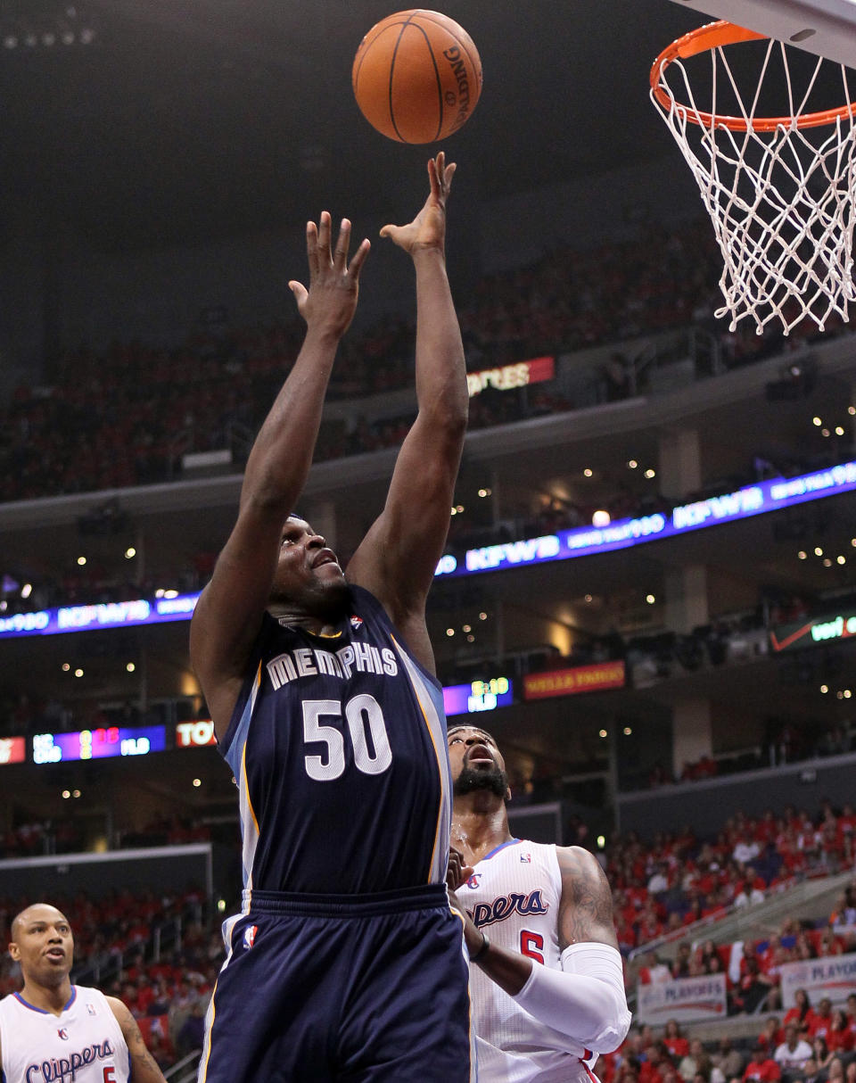 LOS ANGELES, CA - MAY 11: Zach Randolph #50 of the Memphis Grizzlies shoots the ball in front of DeAndre Jordan #6 of the Los Angeles Clippers in the first quarter in Game Six of the Western Conference Quarterfinals in the 2012 NBA Playoffs on May 11, 2012 at Staples Center in Los Angeles, California. NOTE TO USER: User expressly acknowledges and agrees that, by downloading and or using this photograph, User is consenting to the terms and conditions of the Getty Images License Agreement. (Photo by Stephen Dunn/Getty Images)