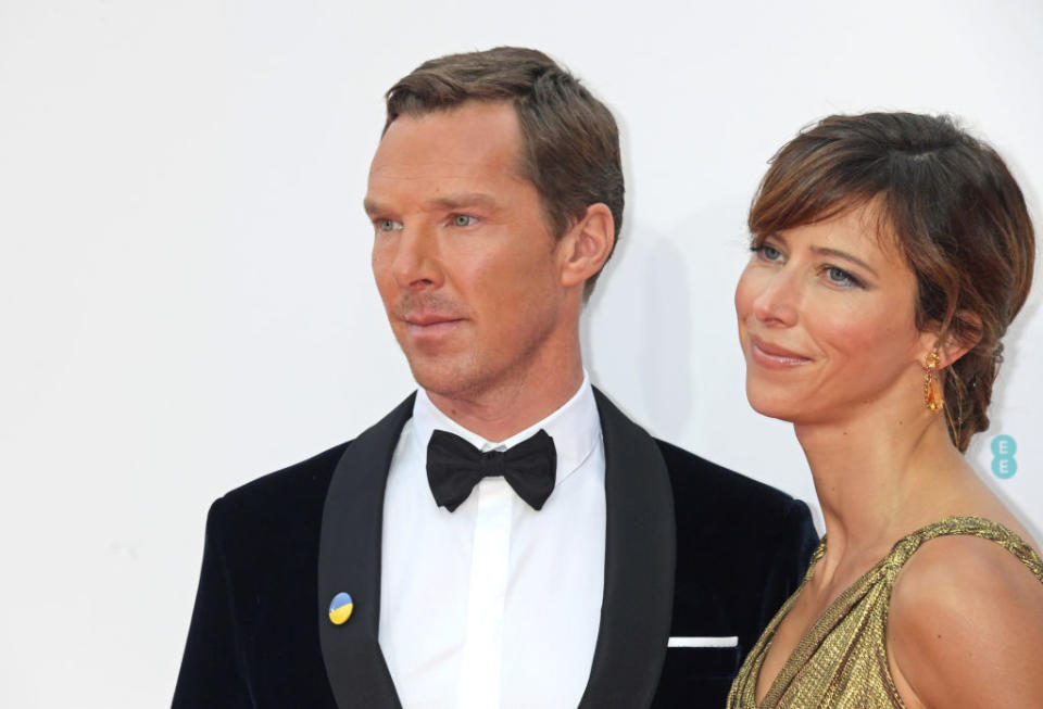 Benedict Cumberbatch and Sophie Hunter arrive at the BAFTAs, Cumberbach showed his support for Ukraine by wearing a badge in the colours of the Ukranian flag. (Getty Images)