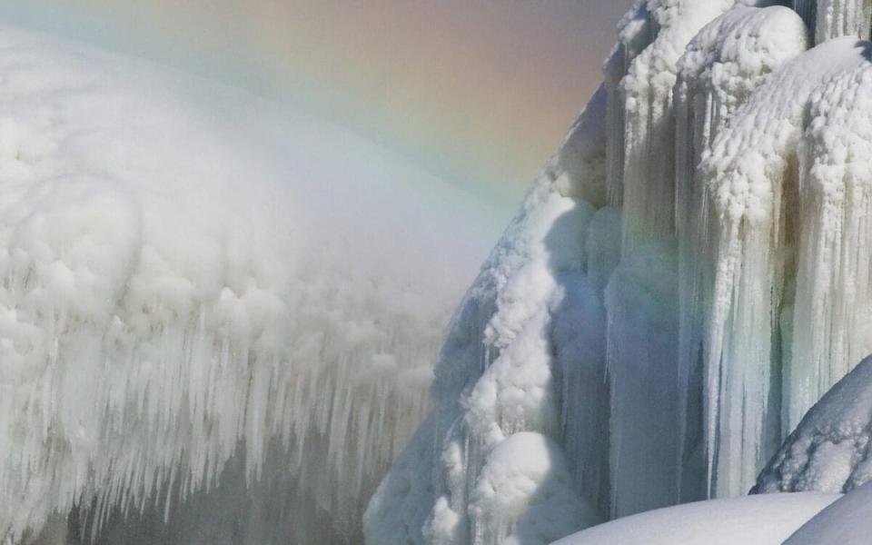 Frozen Niagara Falls - Reuters